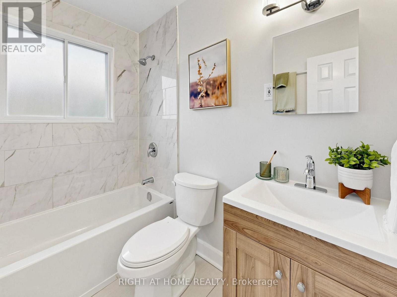 345 Dwight Avenue, Oshawa, Ontario  L1J 1K8 - Photo 9 - E13058890