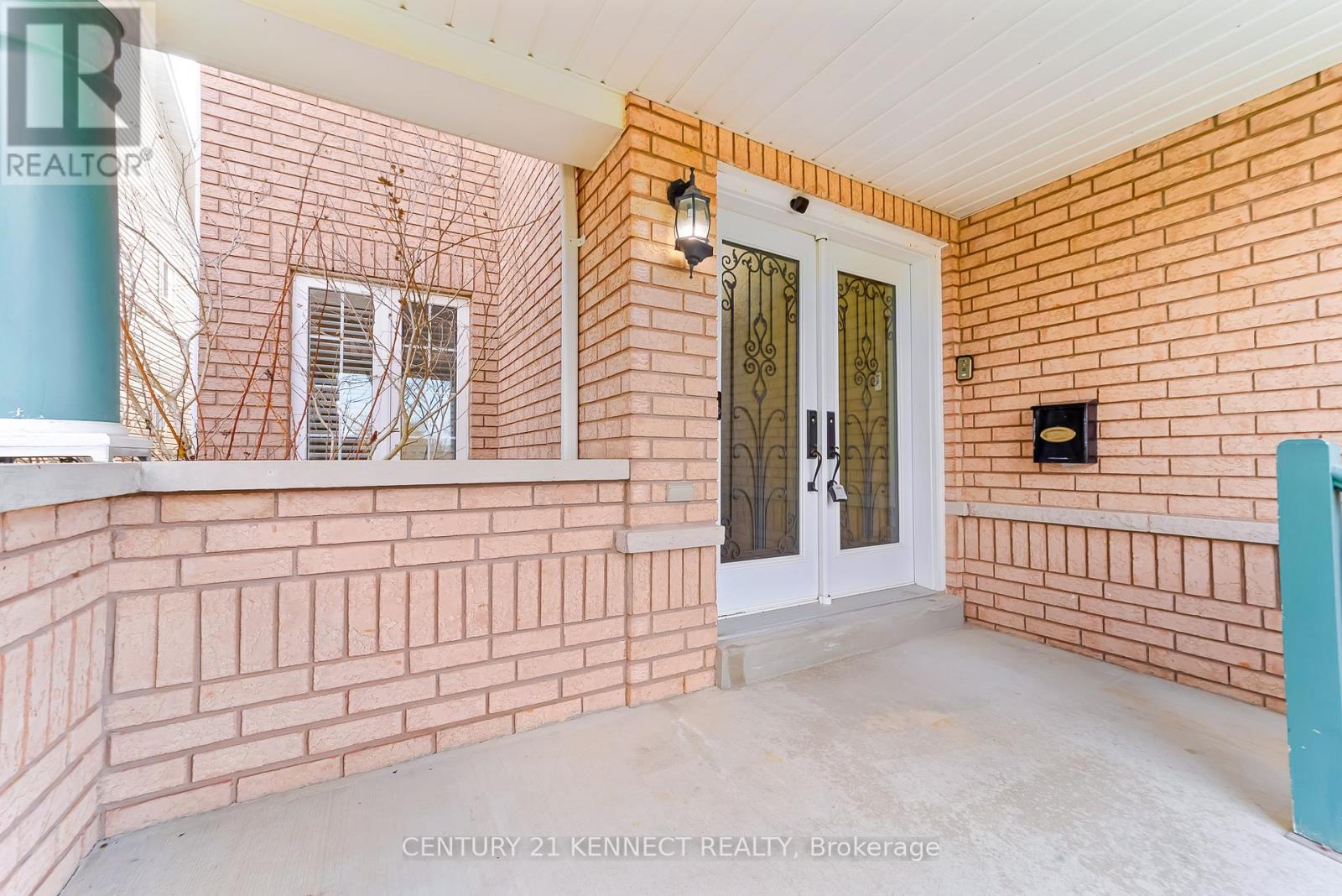 1566 Aldergrove Drive, Oshawa, Ontario  L1K 2Y2 - Photo 4 - E13058984