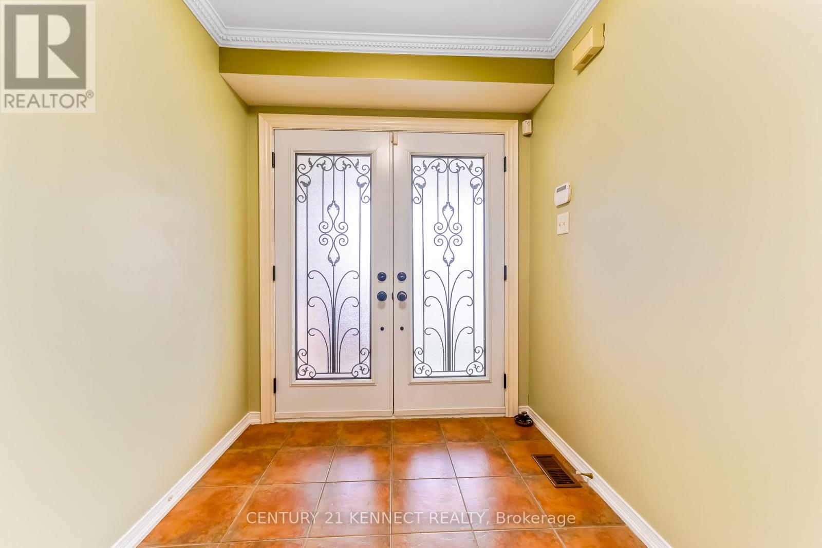 1566 Aldergrove Drive, Oshawa, Ontario  L1K 2Y2 - Photo 5 - E13058984