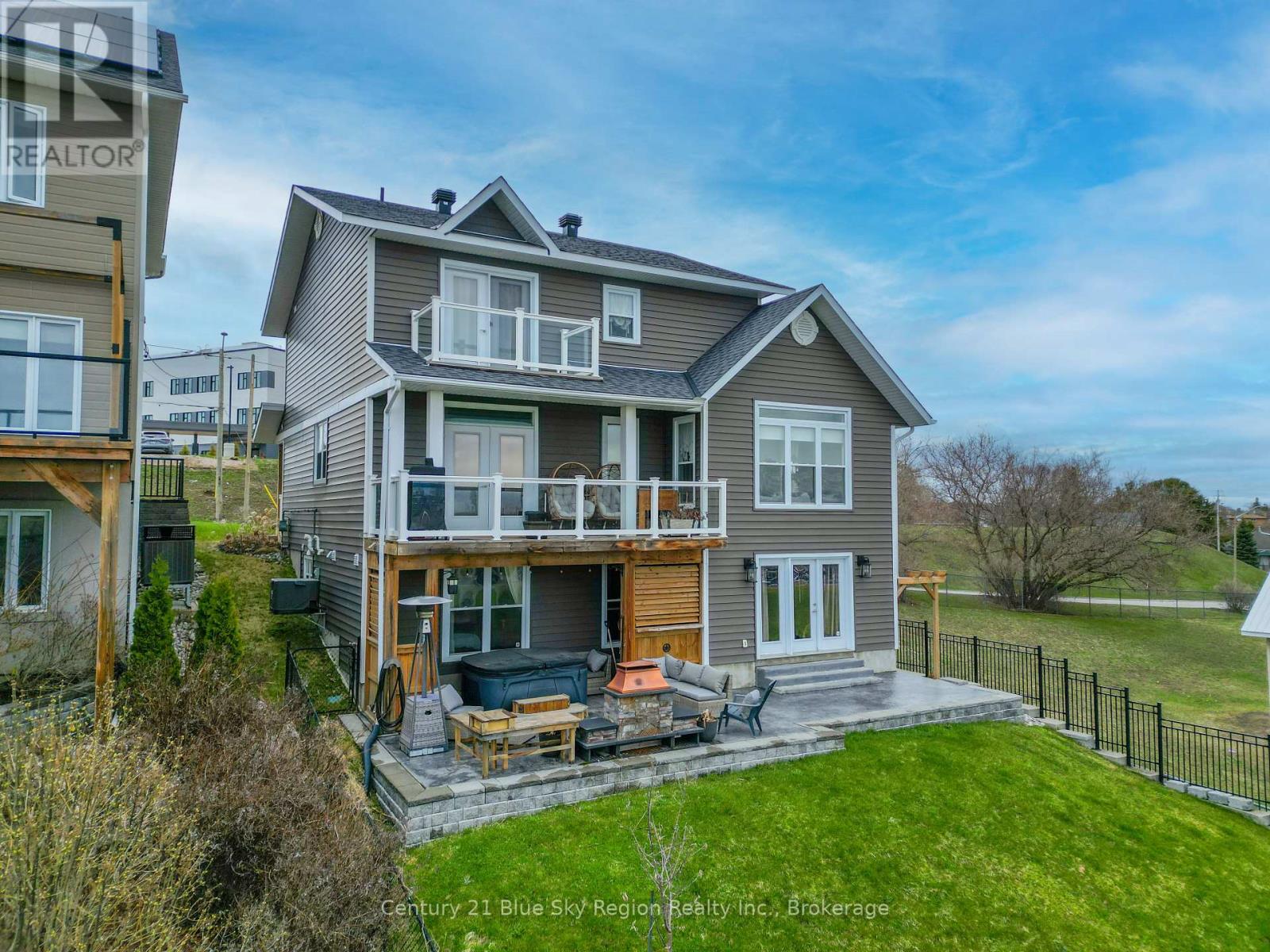 723 Mclaren Street, North Bay, Ontario  P1B 3M1 - Photo 2 - X13058920