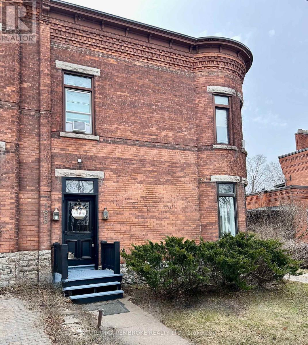188 Esther Street, Pembroke, Ontario  K8A 3C2 - Photo 2 - X12968374