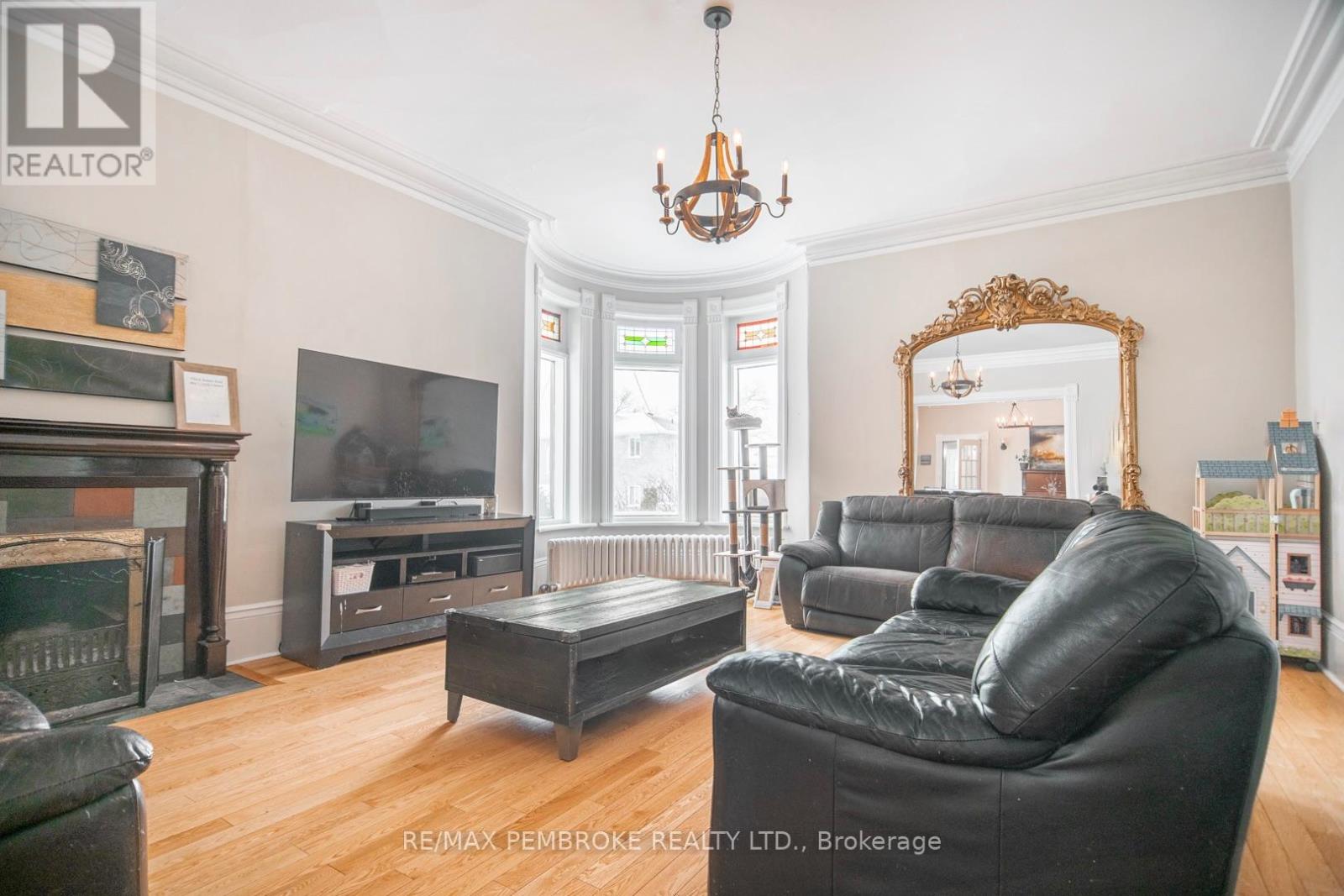 188 Esther Street, Pembroke, Ontario  K8A 3C2 - Photo 9 - X12968374