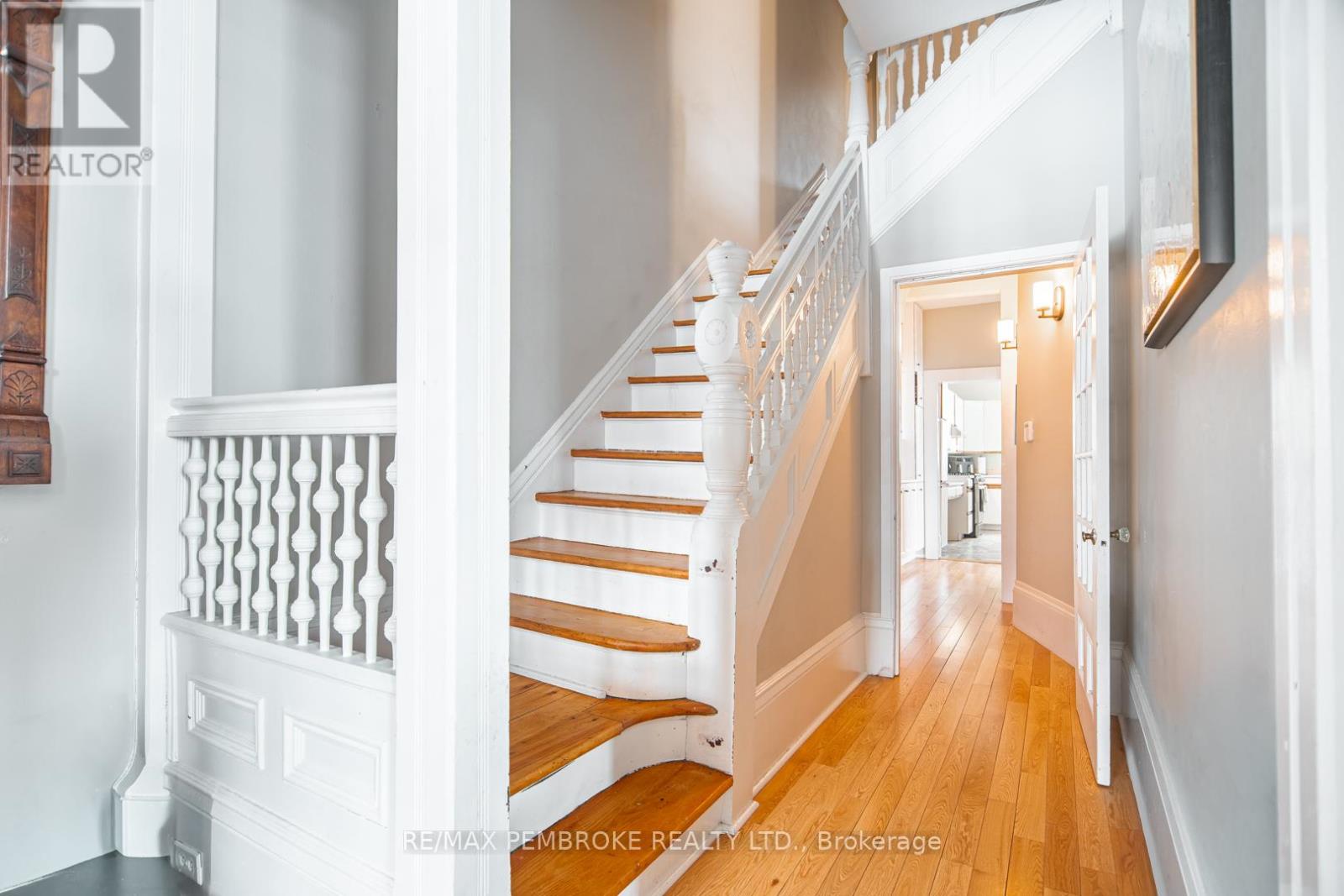 188 Esther Street, Pembroke, Ontario  K8A 3C2 - Photo 4 - X12968374