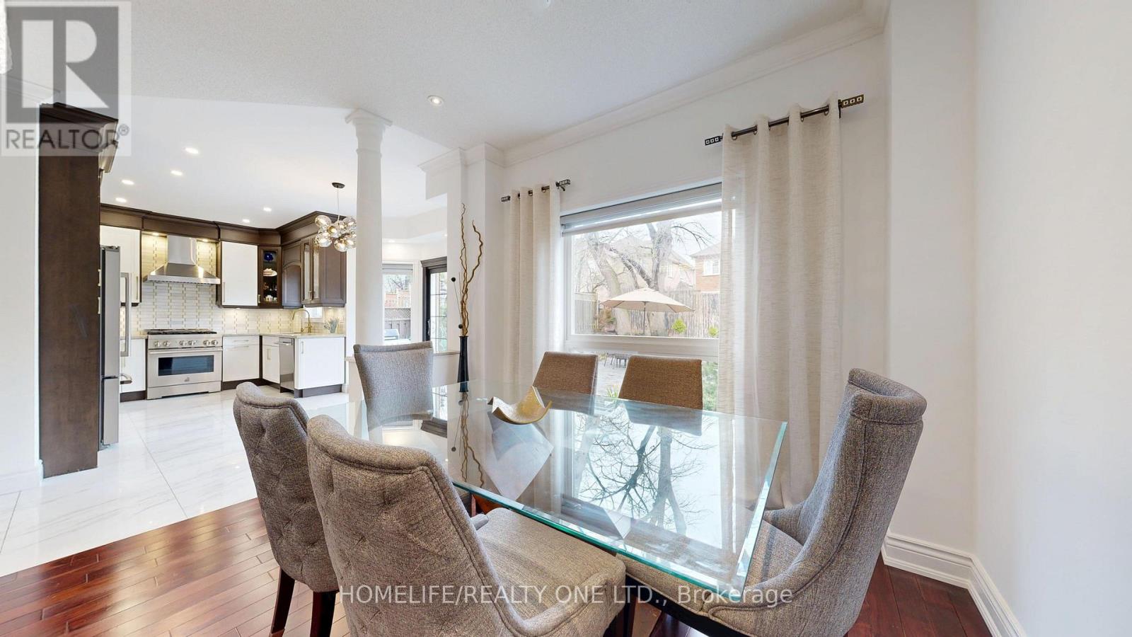 96 Estate Garden Drive, Richmond Hill, Ontario  L4E 3V6 - Photo 13 - N13058338