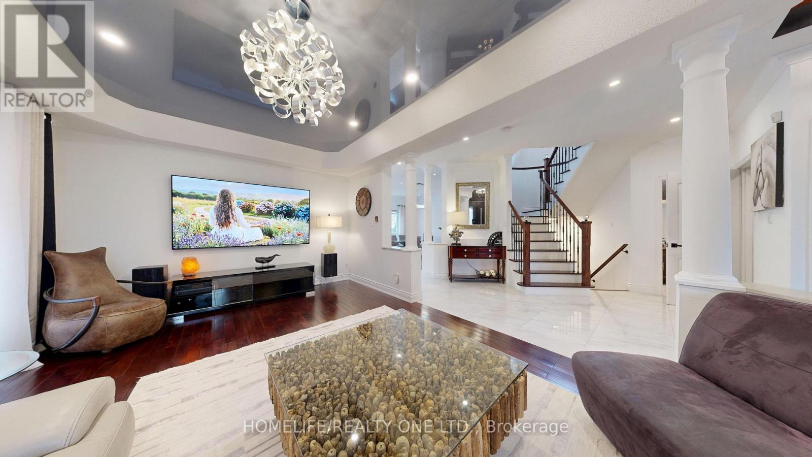 96 Estate Garden Drive, Richmond Hill, Ontario  L4E 3V6 - Photo 10 - N13058338