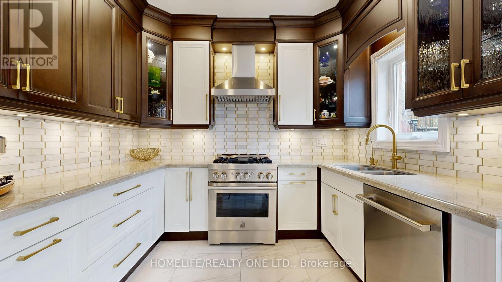 96 Estate Garden Drive, Richmond Hill, Ontario  L4E 3V6 - Photo 18 - N13058338