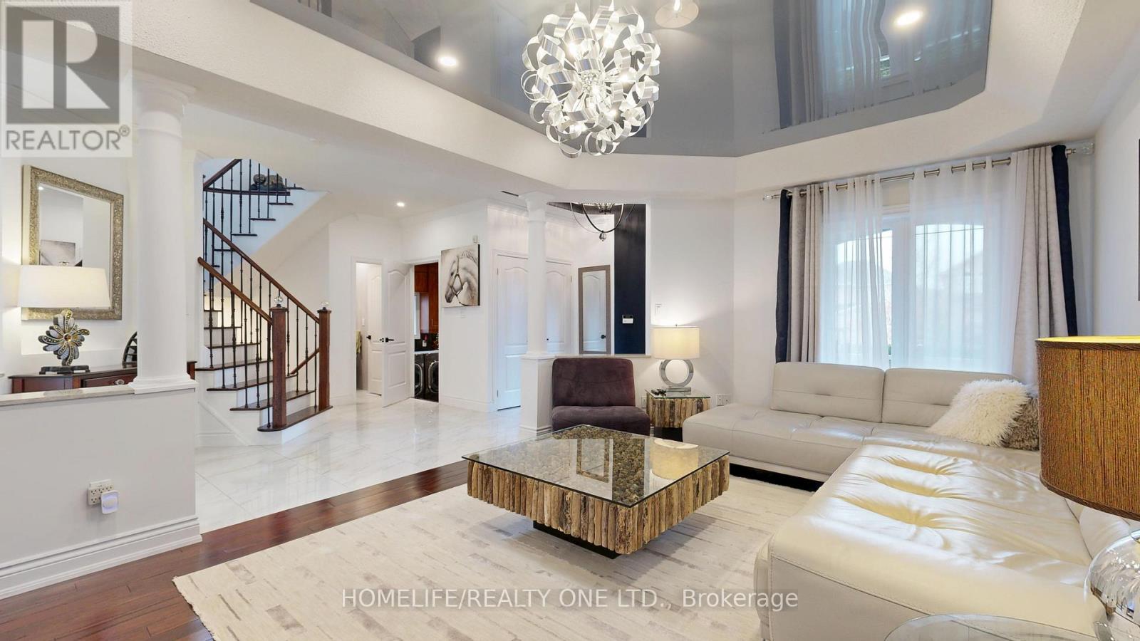 96 Estate Garden Drive, Richmond Hill, Ontario  L4E 3V6 - Photo 6 - N13058338