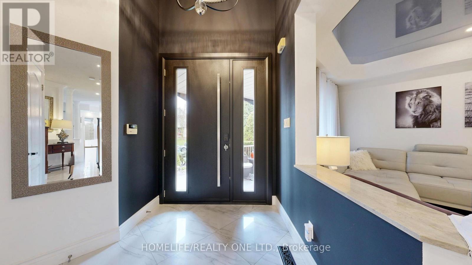 96 Estate Garden Drive, Richmond Hill, Ontario  L4E 3V6 - Photo 7 - N13058338