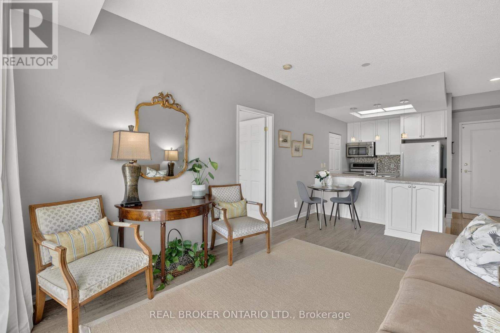 519 - 900 Bogart Mill Trail, Newmarket, Ontario  L3Y 8V5 - Photo 10 - N13058828