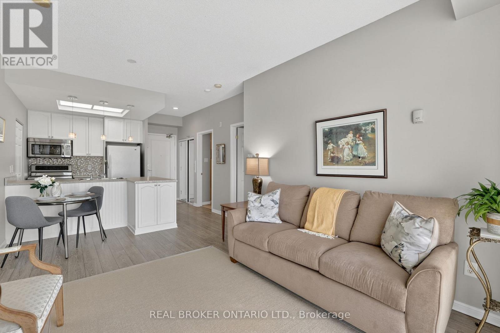 519 - 900 Bogart Mill Trail, Newmarket, Ontario  L3Y 8V5 - Photo 11 - N13058828