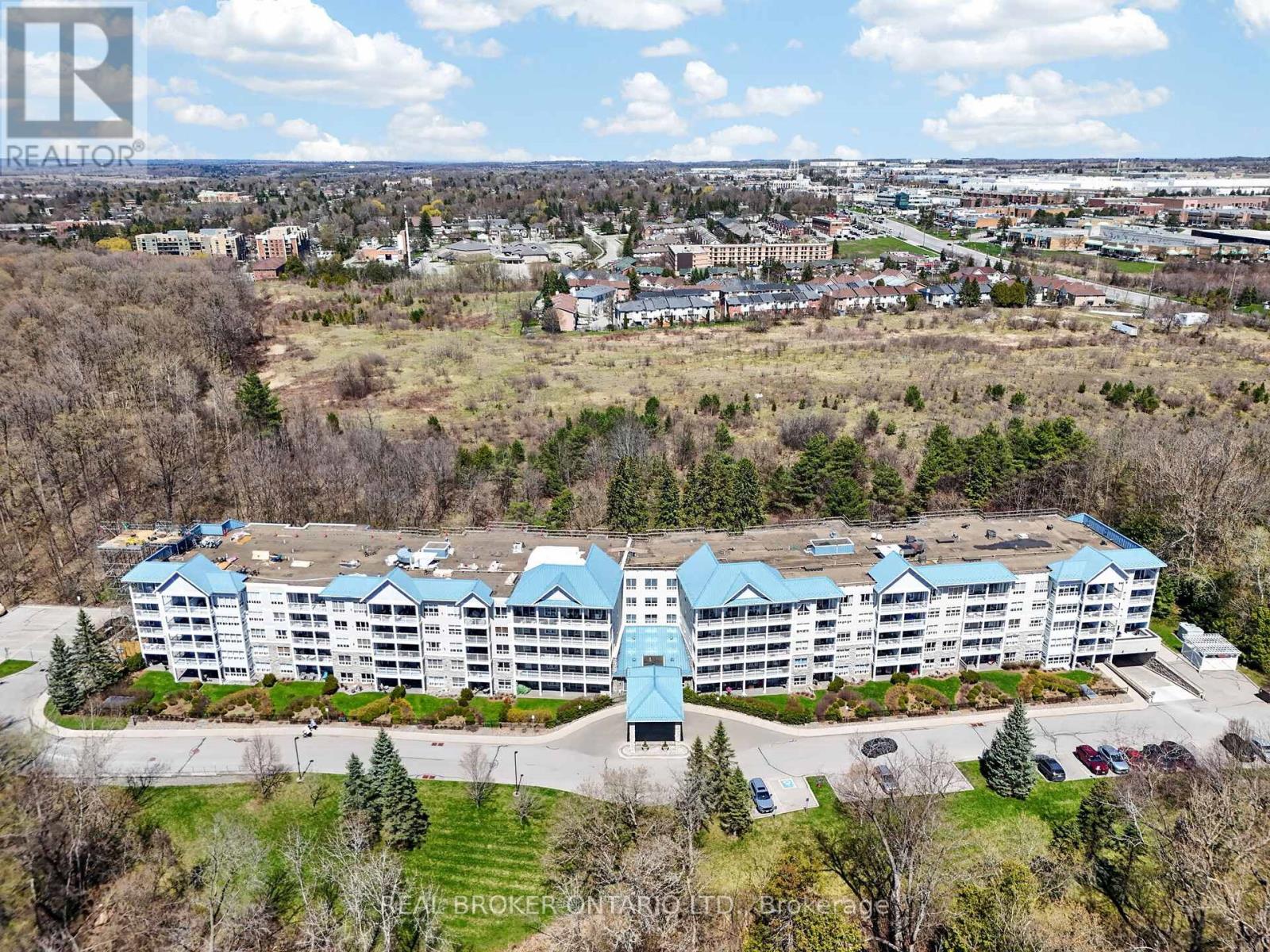 519 - 900 Bogart Mill Trail, Newmarket, Ontario  L3Y 8V5 - Photo 2 - N13058828