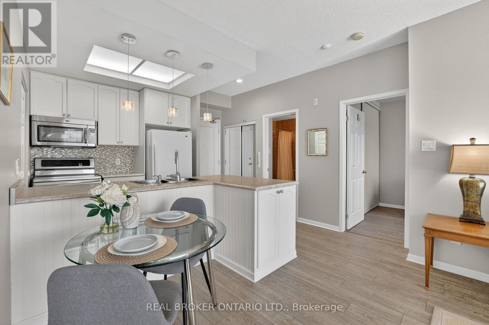 519 - 900 Bogart Mill Trail, Newmarket, Ontario  L3Y 8V5 - Photo 7 - N13058828