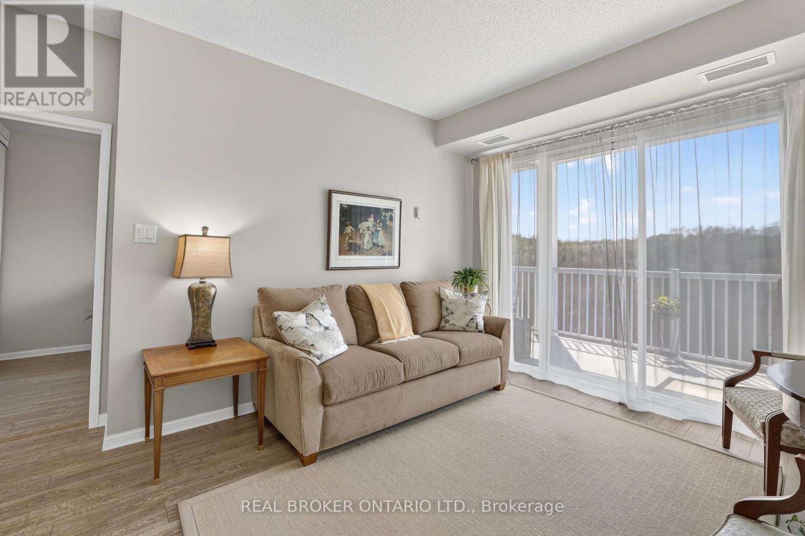 519 - 900 Bogart Mill Trail, Newmarket, Ontario  L3Y 8V5 - Photo 8 - N13058828