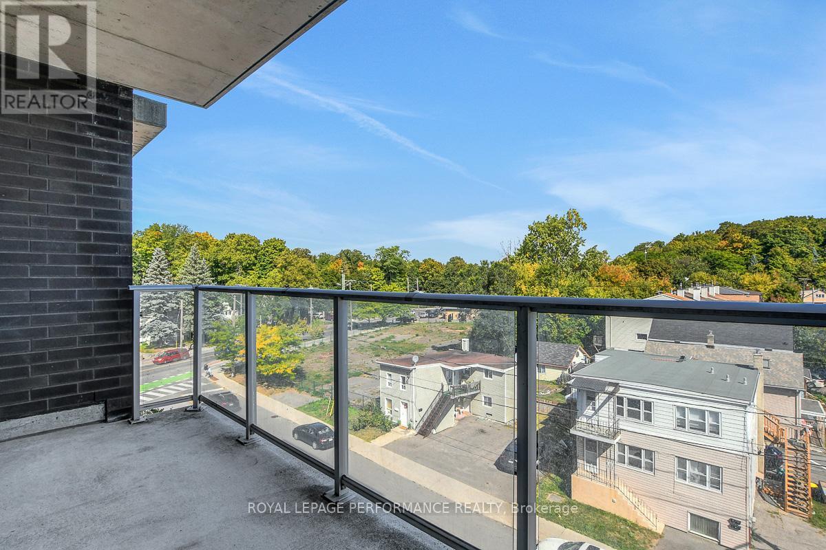 413 - 7 Marquette Avenue, Ottawa, Ontario  K1L 8A7 - Photo 13 - X12744234