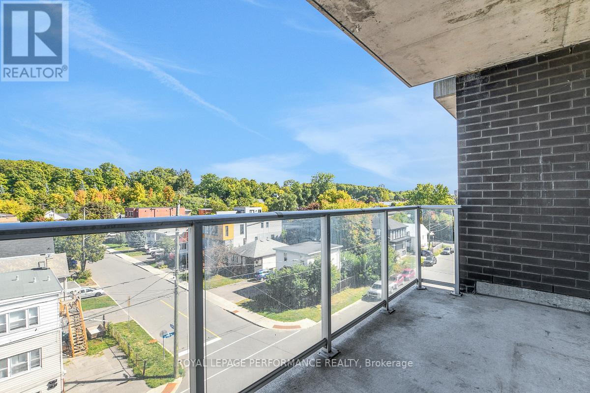 413 - 7 Marquette Avenue, Ottawa, Ontario  K1L 8A7 - Photo 12 - X12744234
