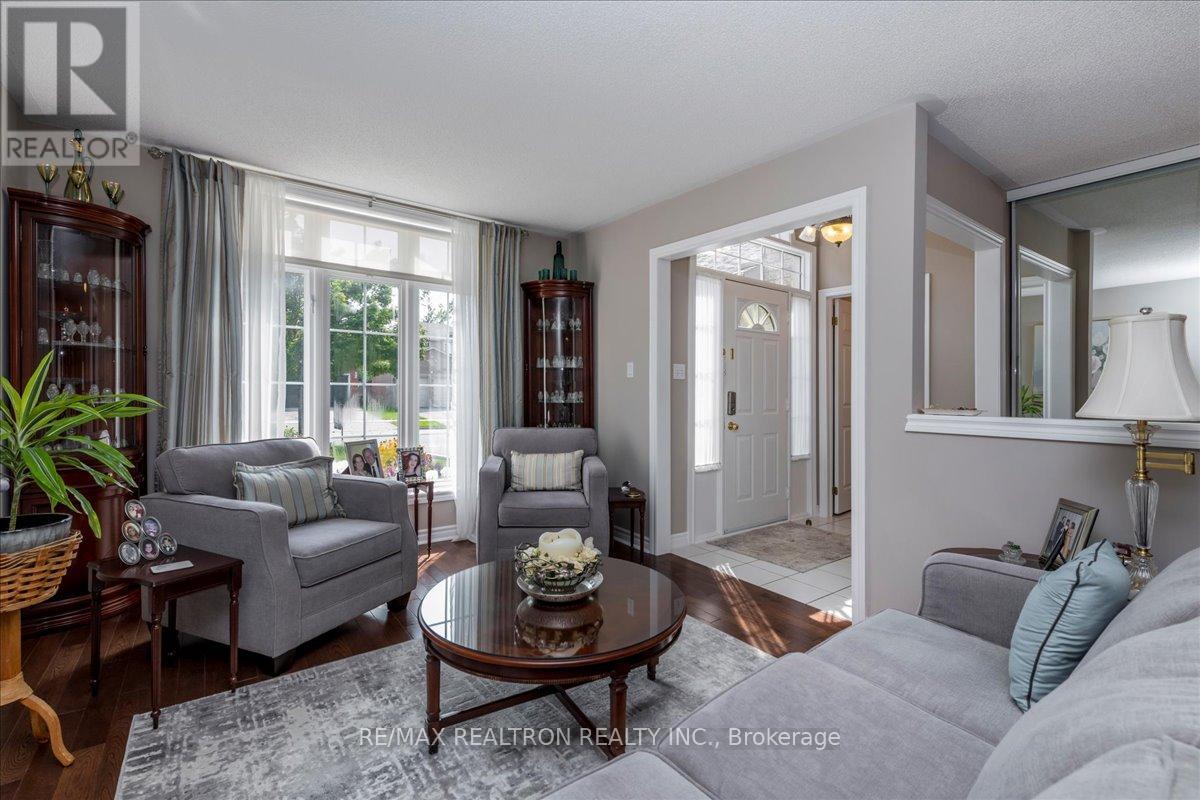 44 Columbia Road, Barrie, Ontario  L4N 8C6 - Photo 5 - S13058998