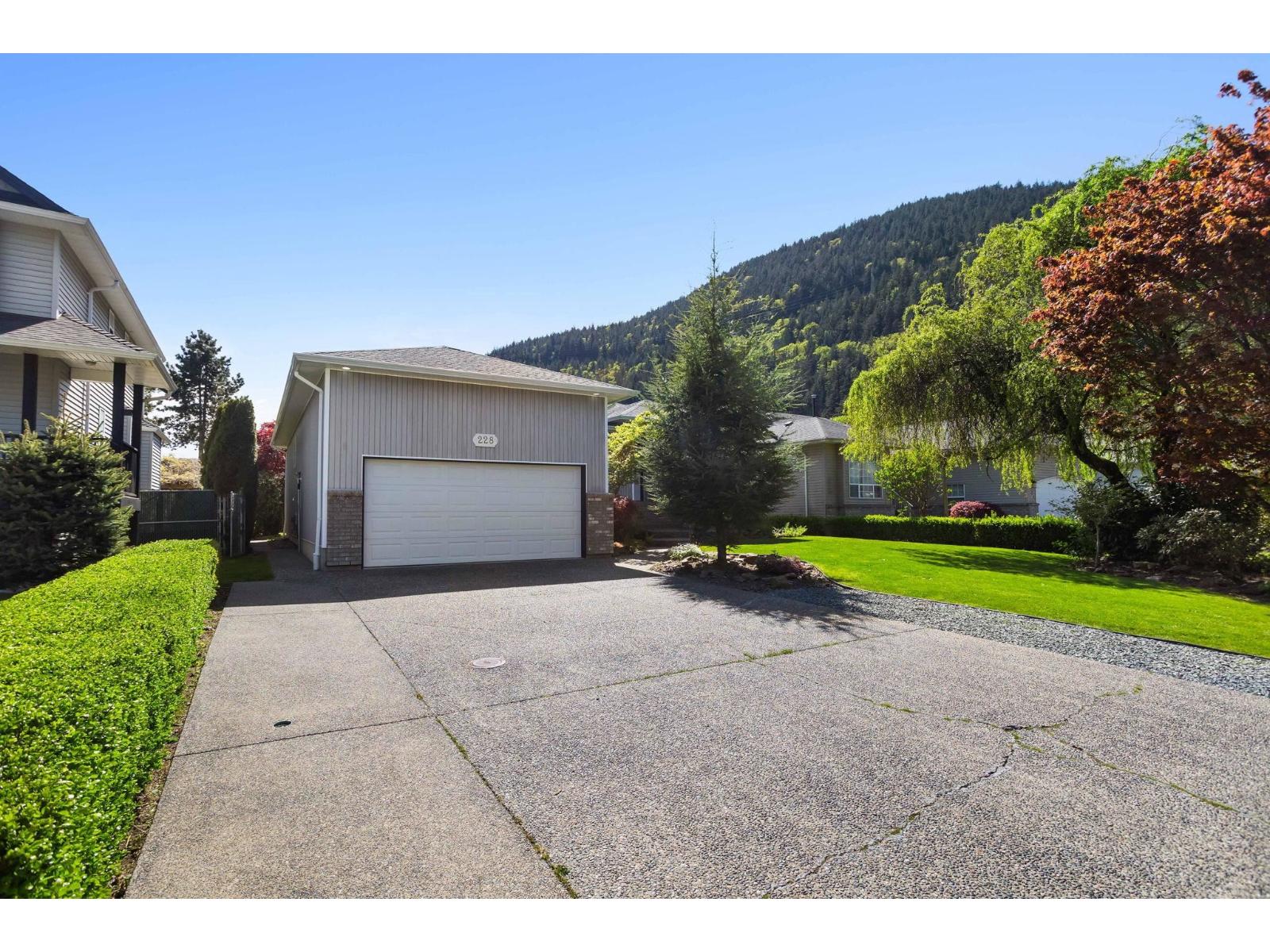 228 Balsam Avenue, Harrison Hot Springs, Harrison Hot Springs, British Columbia  V0M 1K0 - Photo 7 - R3117022