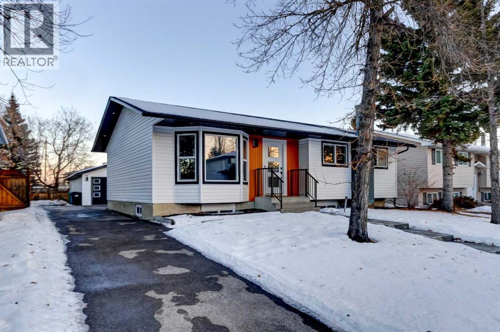 392 Cantrell Drive SW, Calgary, Alberta  T2W 2E4 - Photo 2 - A2251732