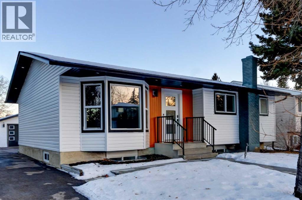 392 Cantrell Drive SW, Calgary, Alberta  T2W 2E4 - Photo 3 - A2251732