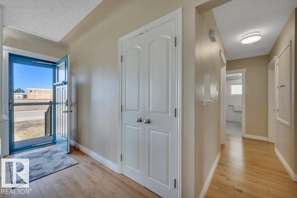 10633 St Gabriel School Rd Nw, Edmonton, Alberta  T6A 3S4 - Photo 13 - E4484660