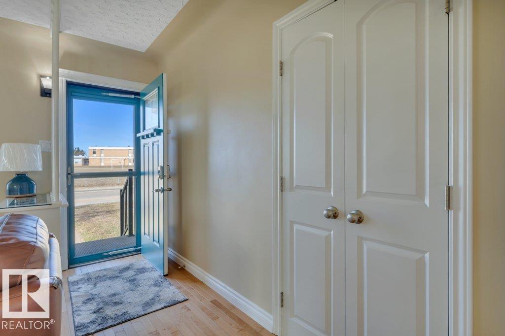 10633 St Gabriel School Rd Nw, Edmonton, Alberta  T6A 3S4 - Photo 3 - E4484660