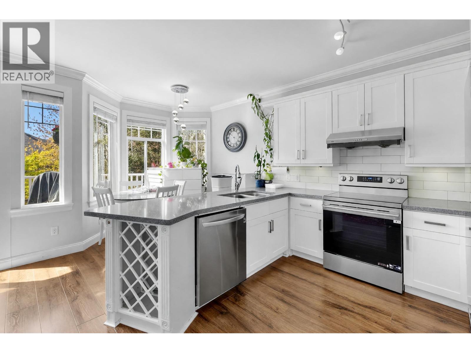 18 7500 Cumberland Street, Burnaby, British Columbia  V3N 4Z9 - Photo 11 - R3117252