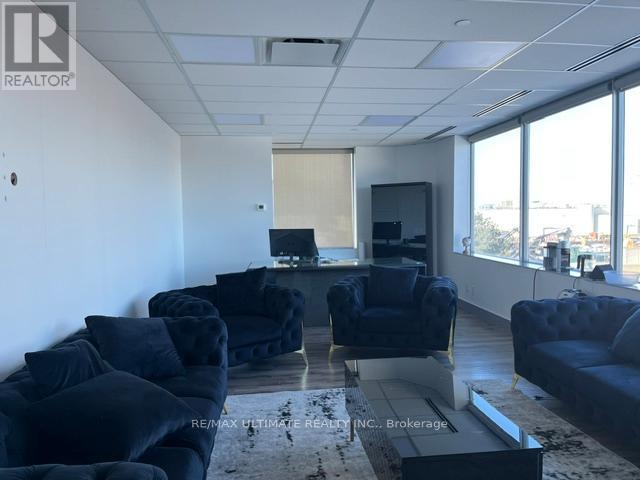 261 Chrislea Road, Vaughan, Ontario  L4L 8S5 - Photo 5 - N12851384