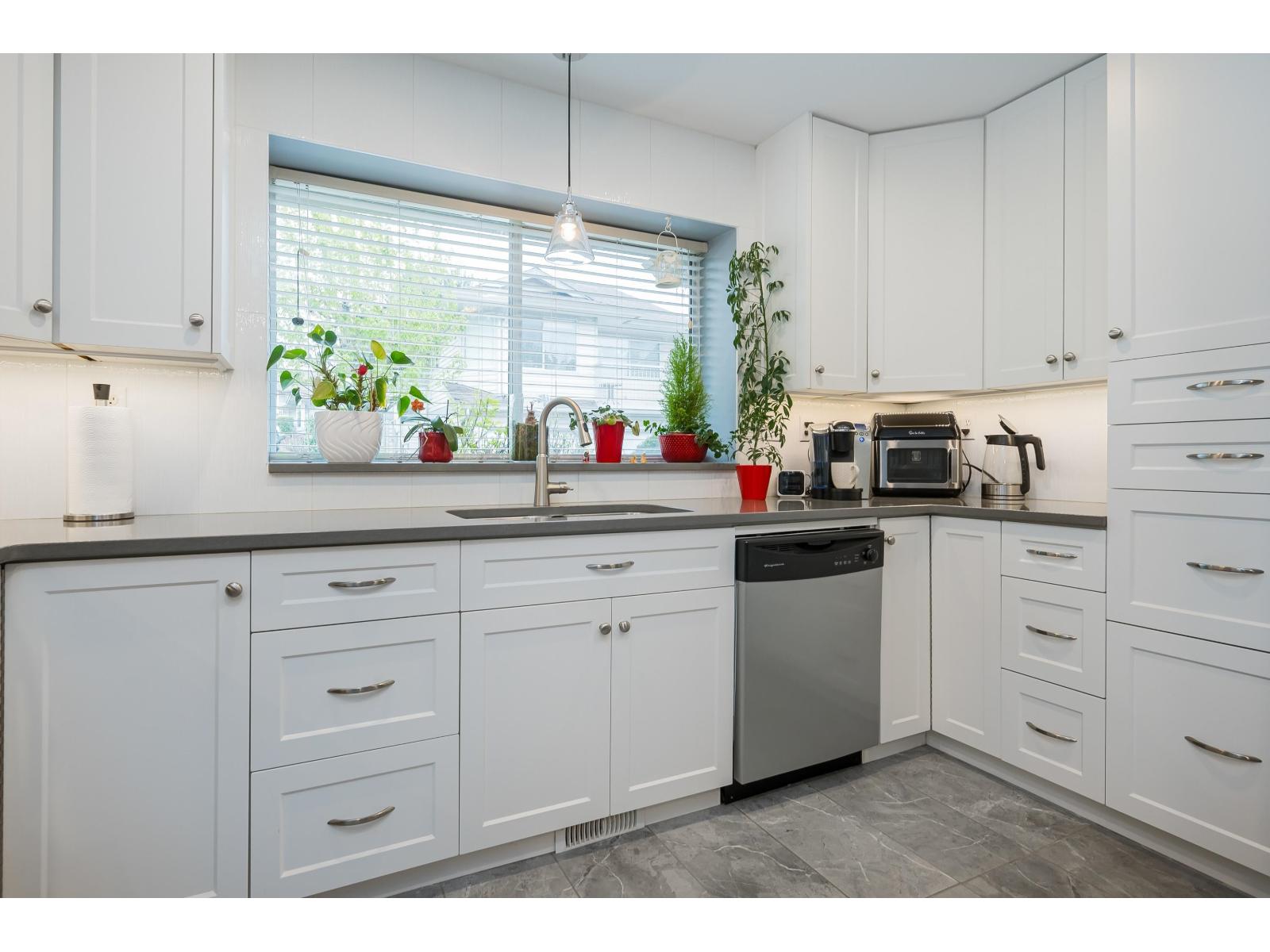 28 2023 Winfield Drive, Abbotsford, British Columbia  V3G 1K5 - Photo 8 - R3116873