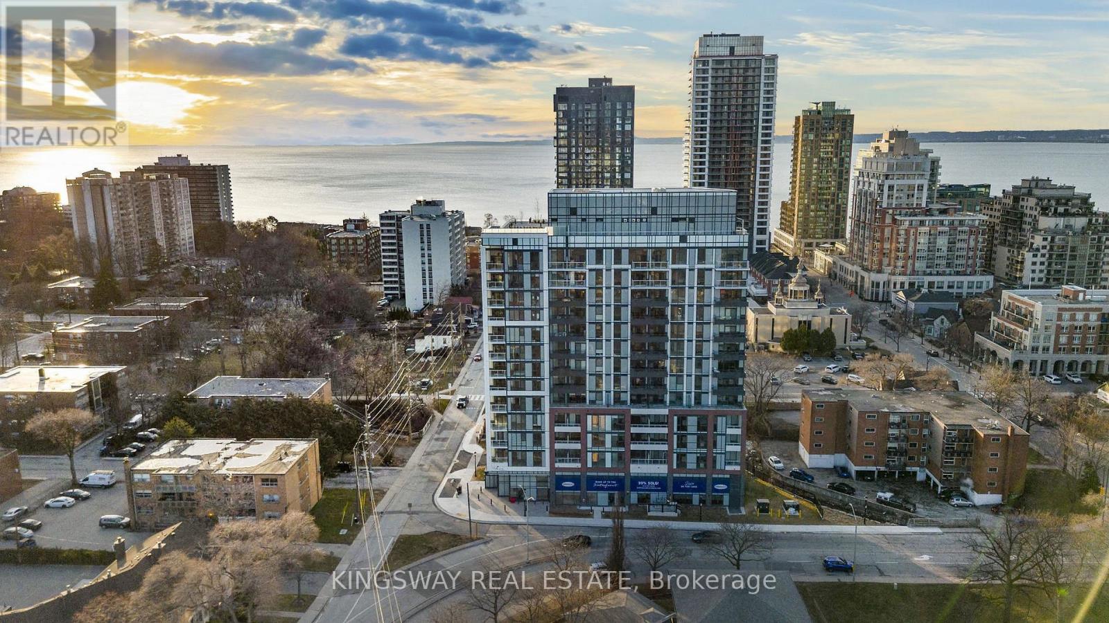 207 - 2088 James Street, Burlington, Ontario  L7R 0H2 - Photo 2 - W13058804