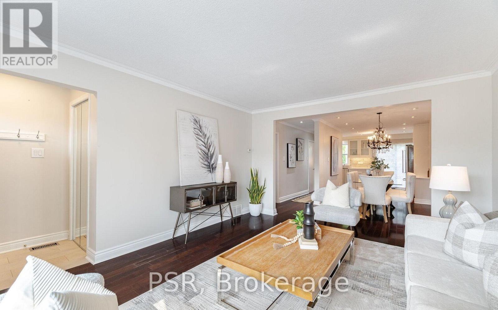 57 Stephen Drive, Toronto, Ontario  M8Y 3M8 - Photo 4 - W13058870