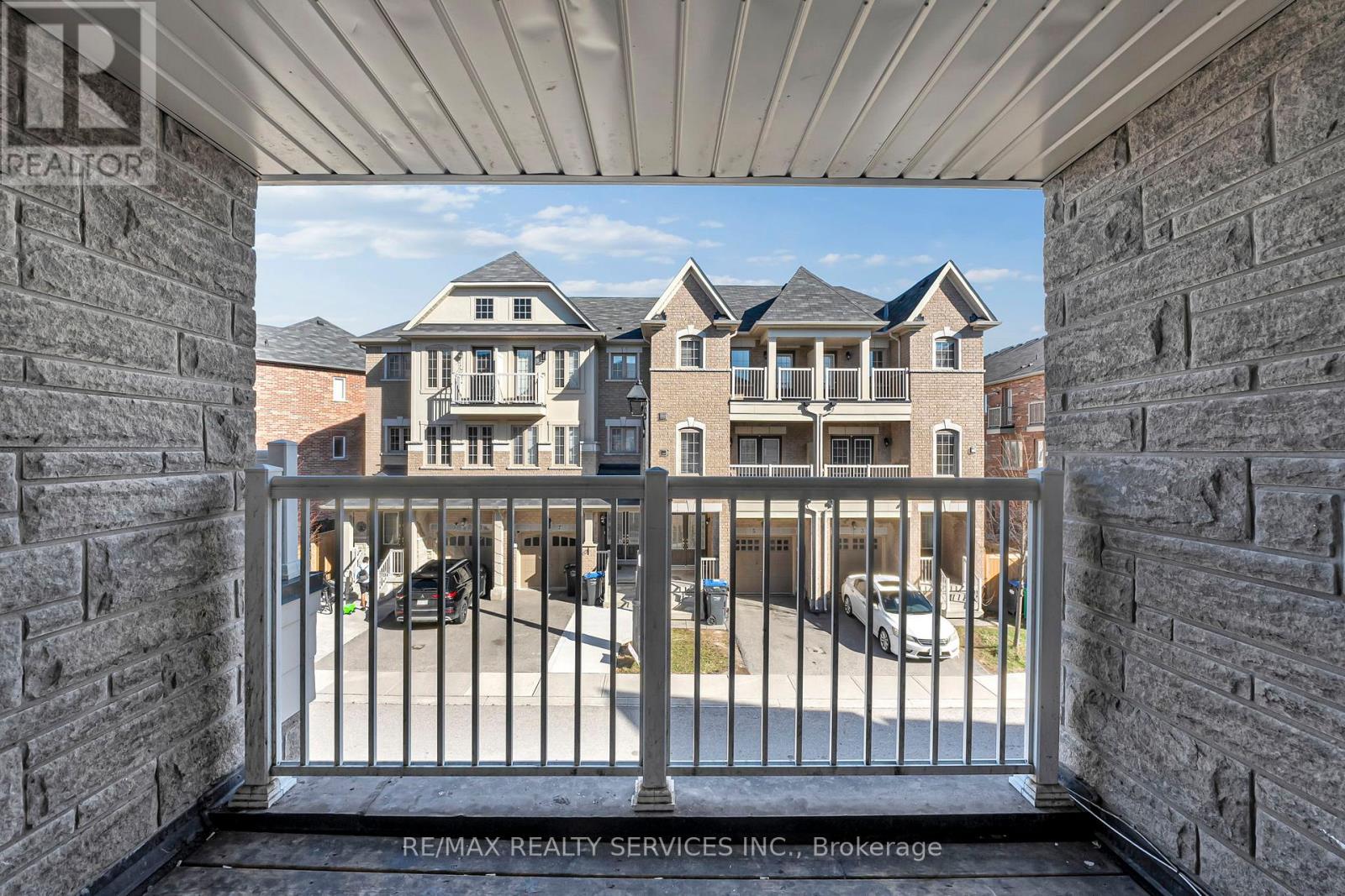 6 Rabbit Run Way, Brampton, Ontario  L6Z 0B4 - Photo 7 - W13058924