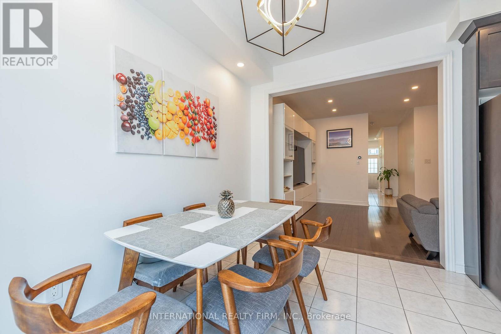 99 Huguenot Road, Oakville, Ontario  L6H 0M3 - Photo 6 - W13058980