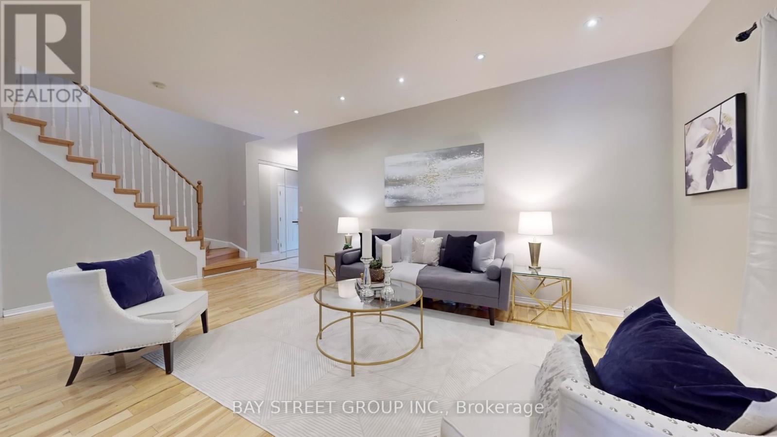 7229 Dime Crescent, Mississauga, Ontario  L5W 1K5 - Photo 3 - W13058988