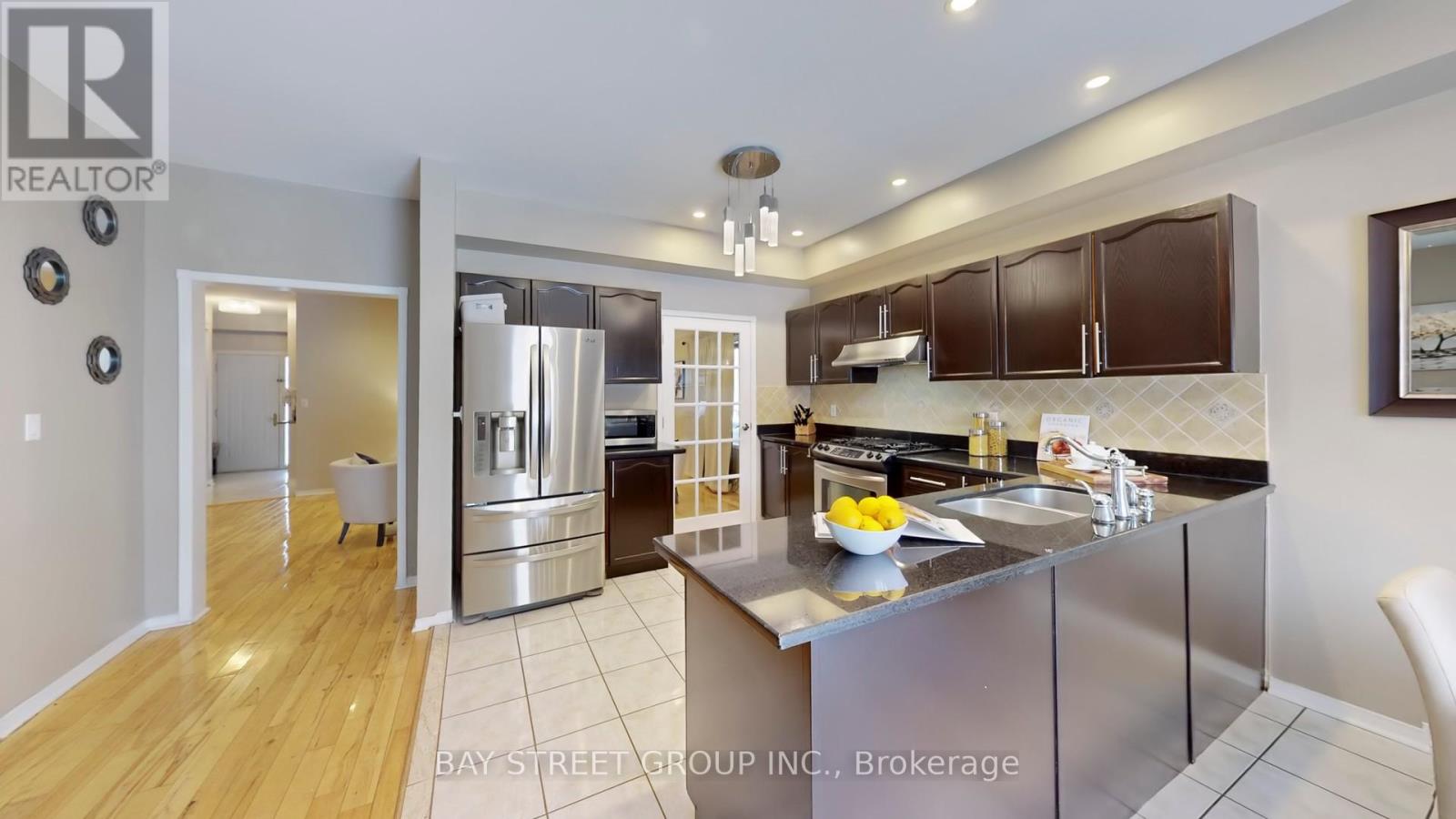 7229 Dime Crescent, Mississauga, Ontario  L5W 1K5 - Photo 7 - W13058988