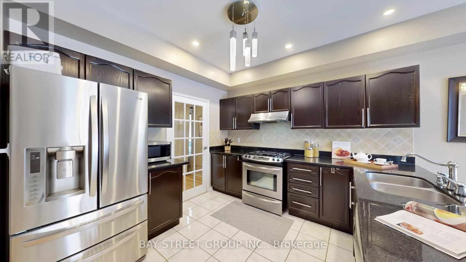 7229 Dime Crescent, Mississauga, Ontario  L5W 1K5 - Photo 9 - W13058988