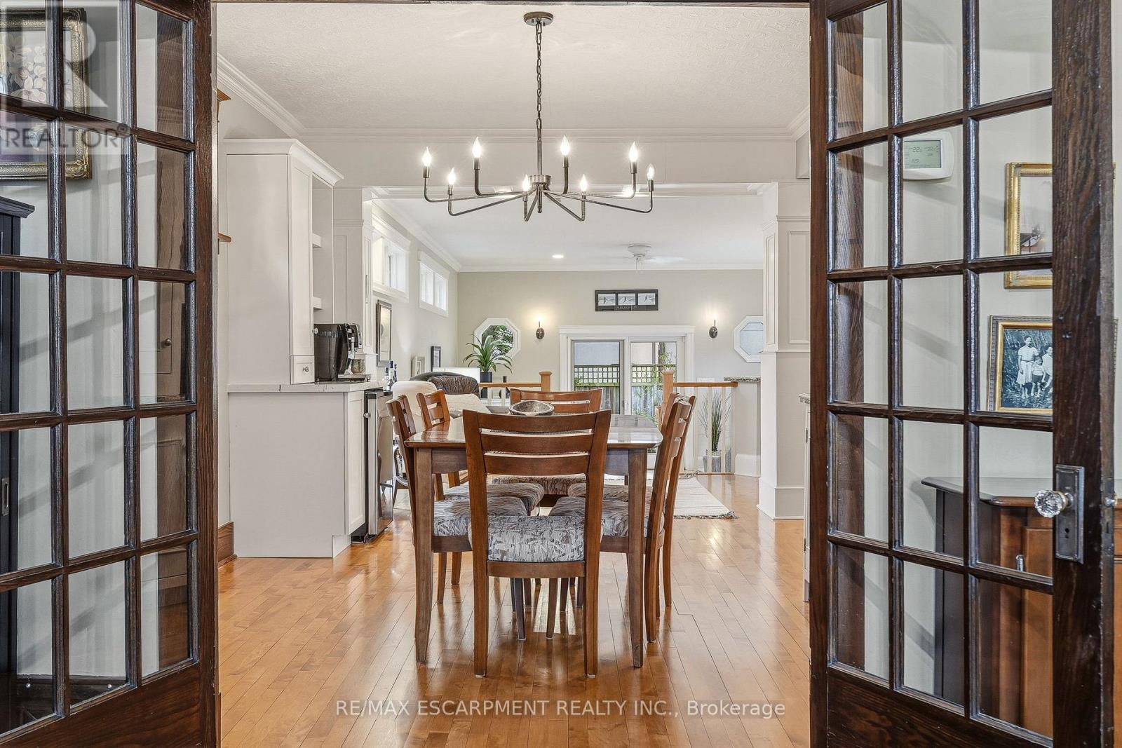 2116 Caroline Street, Burlington, Ontario  L7R 1L8 - Photo 10 - W13059038