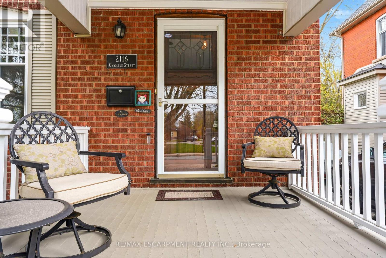 2116 Caroline Street, Burlington, Ontario  L7R 1L8 - Photo 3 - W13059038