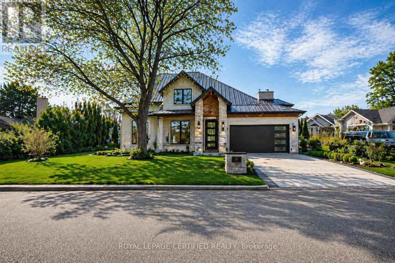 1348 HOLLYROOD AVENUE, Mississauga, Ontario