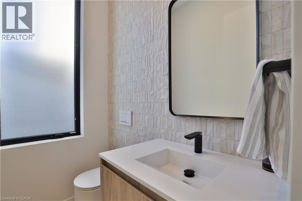 70 Upper Mount Albion Road, Hamilton, Ontario  L8J 2S1 - Photo 31 - 40824947