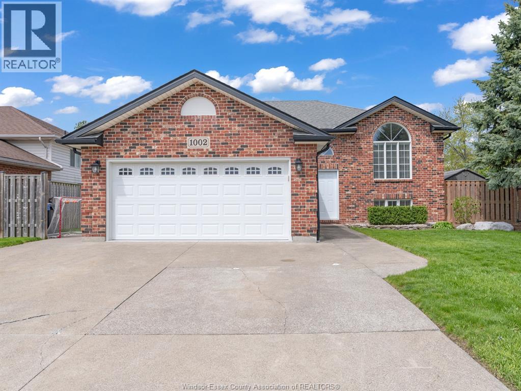 MLS# 26009584: 1002 KING RICHARD COURT, Lakeshore, Canada