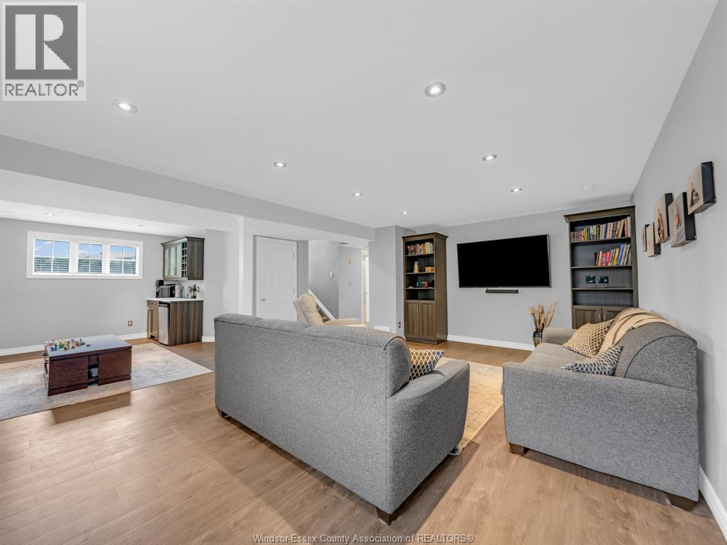 1002 King Richard Court, Lakeshore, Ontario  N8L 0T8 - Photo 26 - 26009584