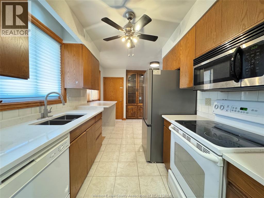 1595 Sun Valley, Windsor, Ontario  N9C 3R1 - Photo 17 - 26009580