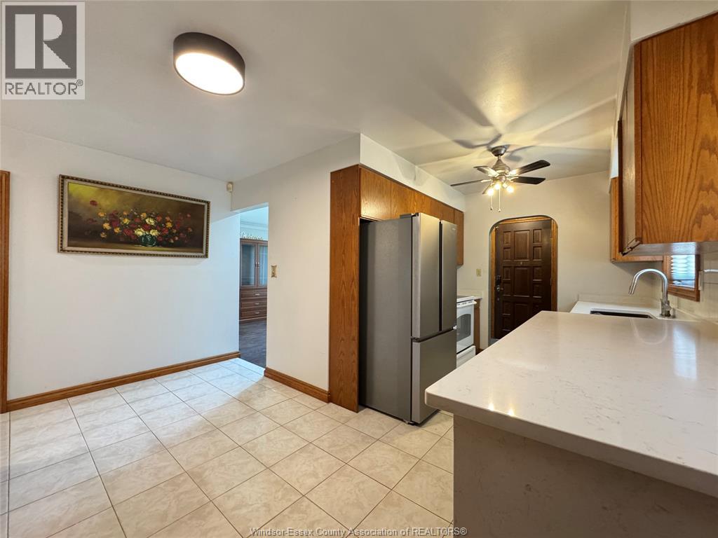 1595 Sun Valley, Windsor, Ontario  N9C 3R1 - Photo 20 - 26009580