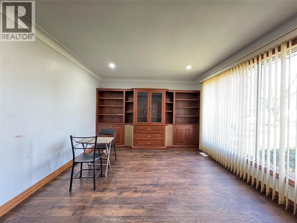 1595 Sun Valley, Windsor, Ontario  N9C 3R1 - Photo 7 - 26009580