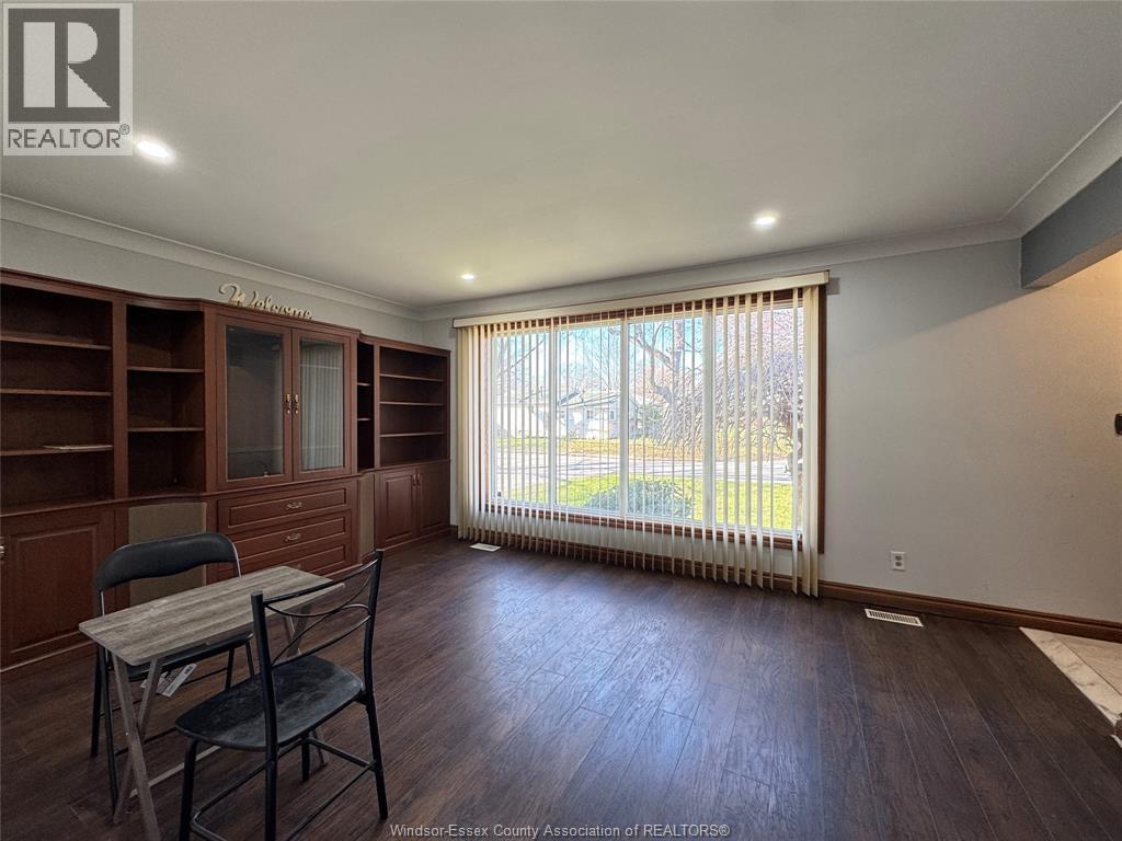 1595 Sun Valley, Windsor, Ontario  N9C 3R1 - Photo 8 - 26009580