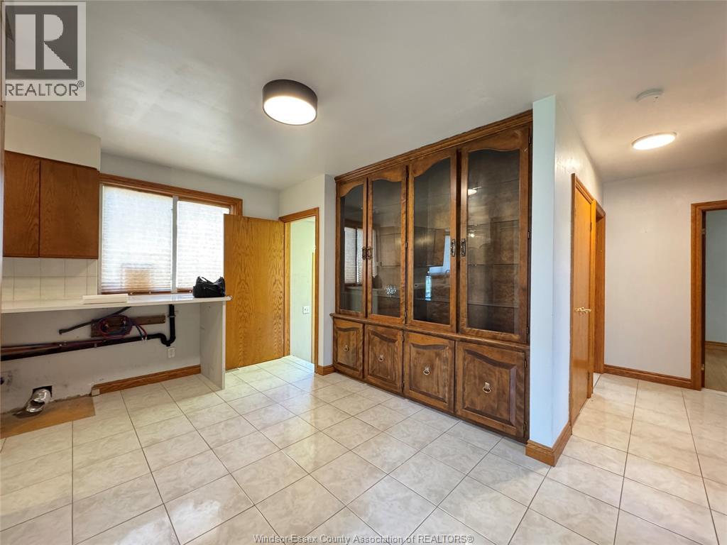 1595 Sun Valley, Windsor, Ontario  N9C 3R1 - Photo 9 - 26009580