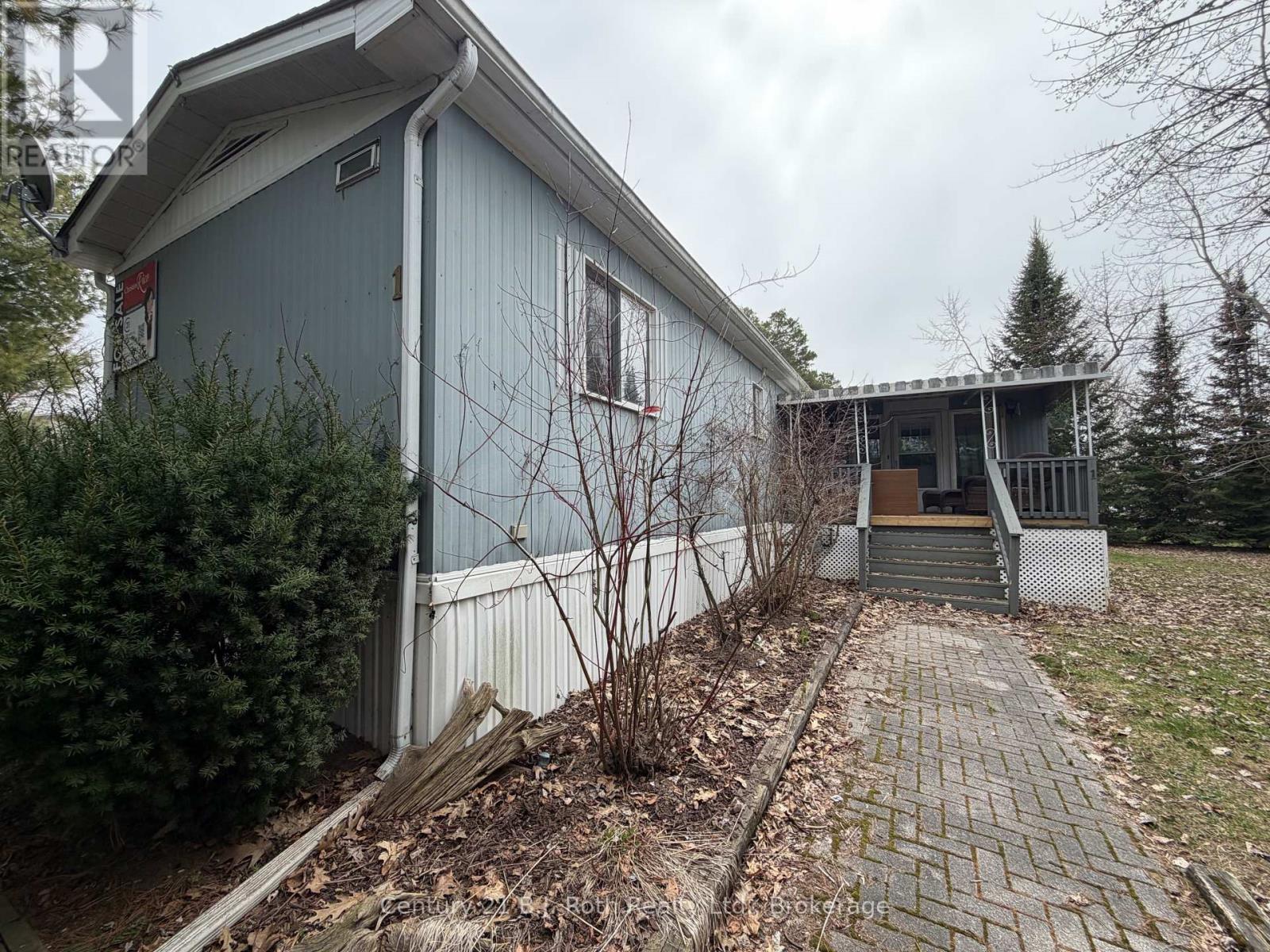 1 SMITHS LANE, Midland, Ontario