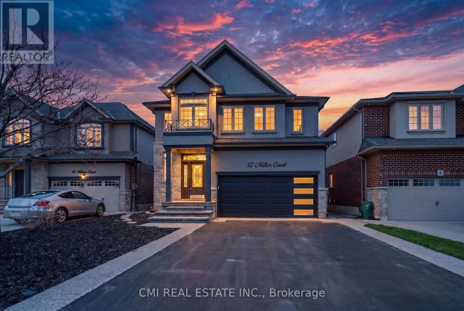 12 MITTEN COURT, Hamilton, Ontario