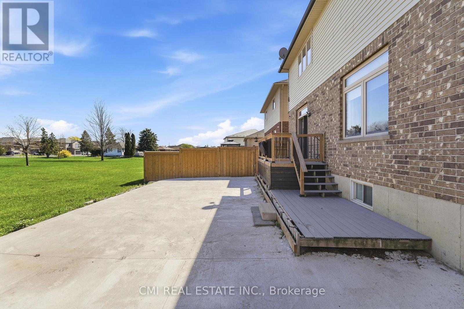 12 Mitten Court, Hamilton, Ontario  L8W 0B3 - Photo 41 - X13058812