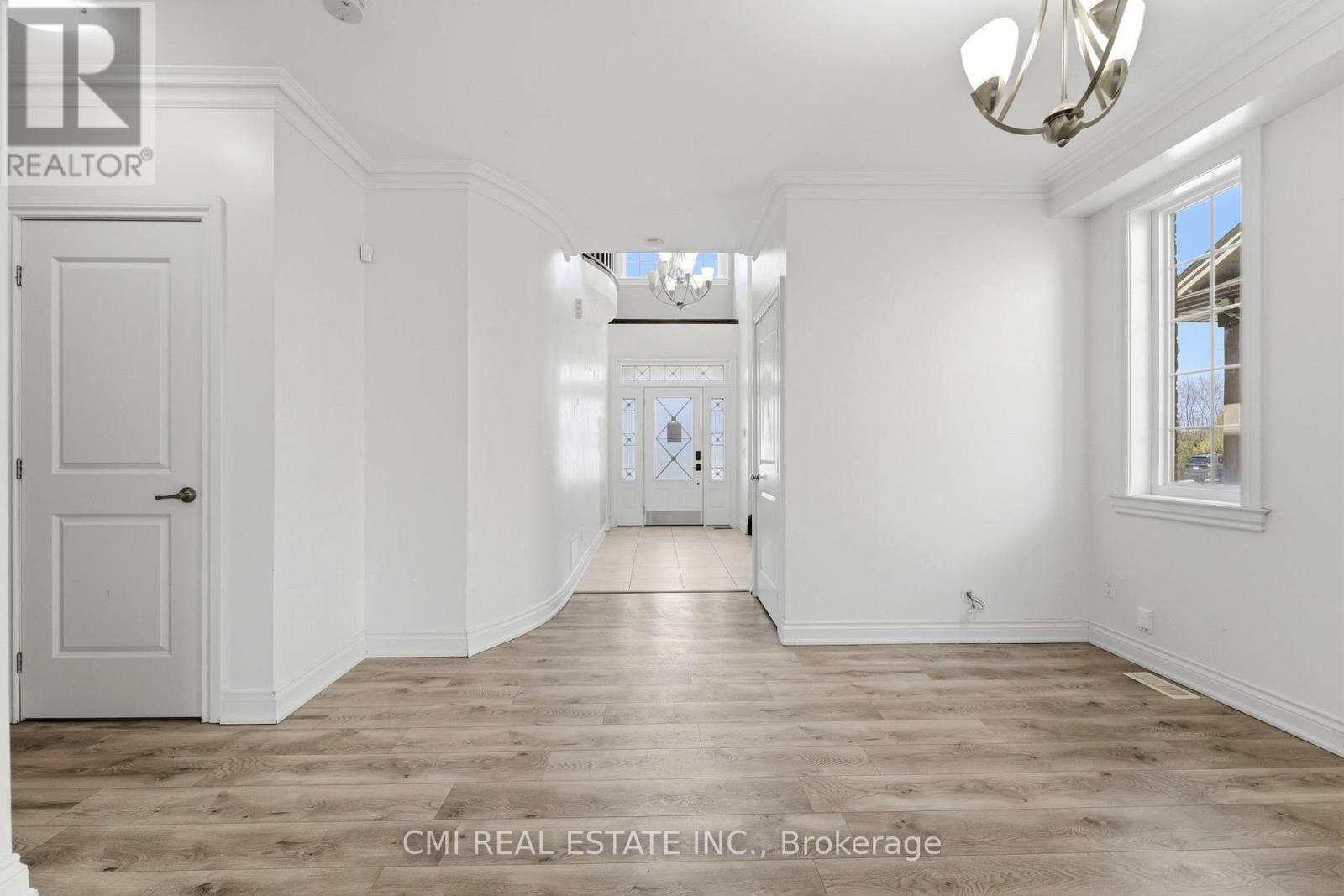 12 Mitten Court, Hamilton, Ontario  L8W 0B3 - Photo 8 - X13058812